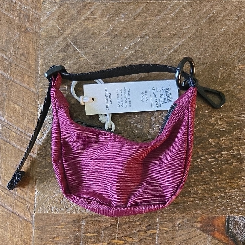 BAGGU Mini Bag in Burgundy and Black